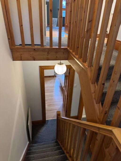 Stylish, Spacious And Central 4 Bedroom House Белфаст Экстерьер фото